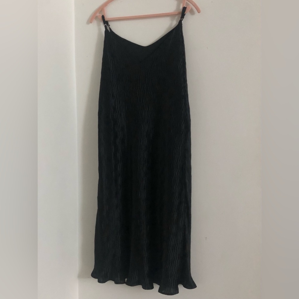 Dazy Satin Like Versatile Black Cami Dress With Thick Inner Lining.
Size-M